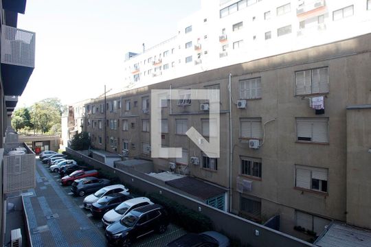 Studio - Sala / Quarto Vista de kitnet/studio à venda com 1 quarto, 25m² em Farroupilha, Porto Alegre