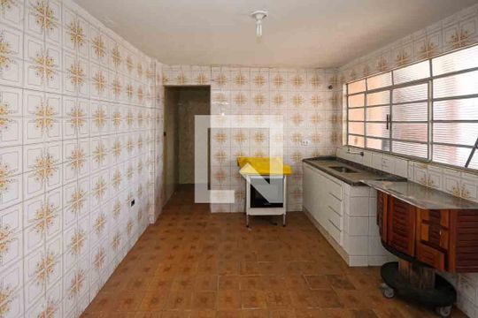 Cozinha de casa para alugar com 1 quarto, 150m² em Vila California, São Paulo