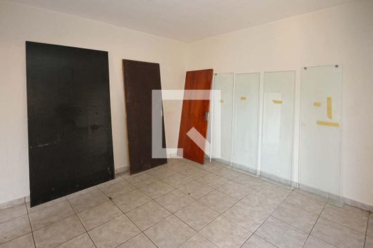 Sala de casa para alugar com 1 quarto, 150m² em Vila California, São Paulo