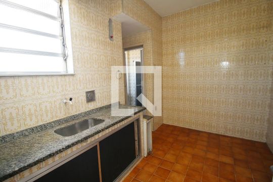 Cozinha de apartamento à venda com 3 quartos, 90m² em Brás de Pina, Rio de Janeiro