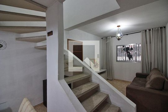 Casa à venda com 2 quartos, 119m² em Conjunto Residencial Pombeva, São Bernardo do Campo