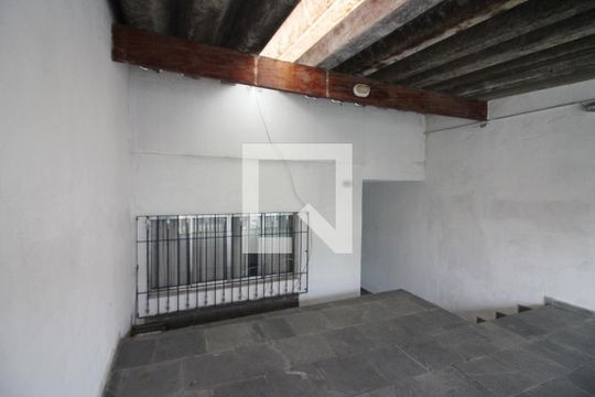Garagem de casa à venda com 2 quartos, 119m² em Conjunto Residencial Pombeva, São Bernardo do Campo
