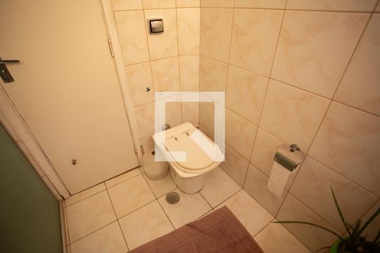 Banheiro de casa à venda com 3 quartos, 220m² em Conjunto Residencial Santa Terezinha, São Paulo