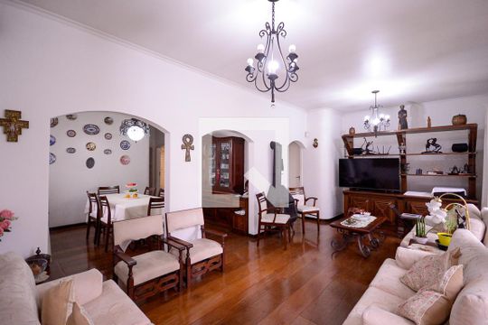 Casa à venda com 5 quartos, 560m² em Jardim da Saúde, São Paulo