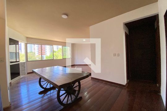 Sala de apartamento para alugar com 3 quartos, 196m² em Pituba, Salvador