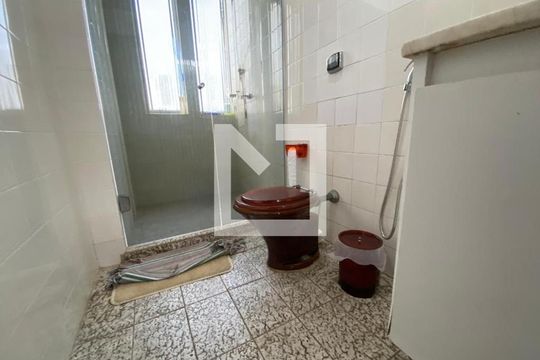 Banheiro Social de apartamento para alugar com 3 quartos, 196m² em Pituba, Salvador