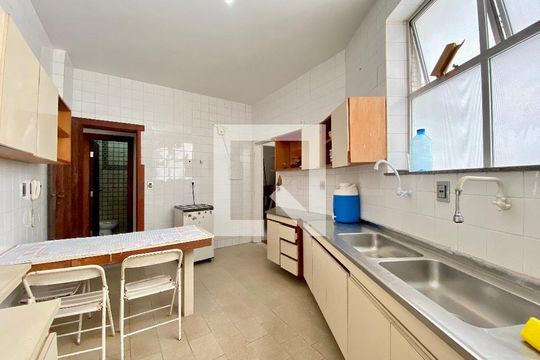 Cozinha de apartamento para alugar com 3 quartos, 196m² em Pituba, Salvador