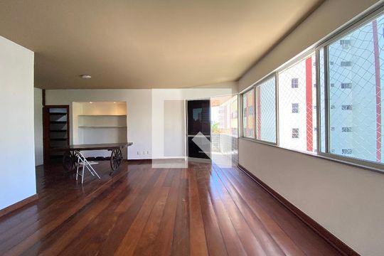 Sala de apartamento para alugar com 3 quartos, 196m² em Pituba, Salvador
