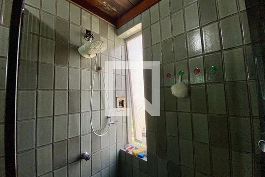 Banheiro do Quarto 3 de apartamento para alugar com 3 quartos, 196m² em Pituba, Salvador