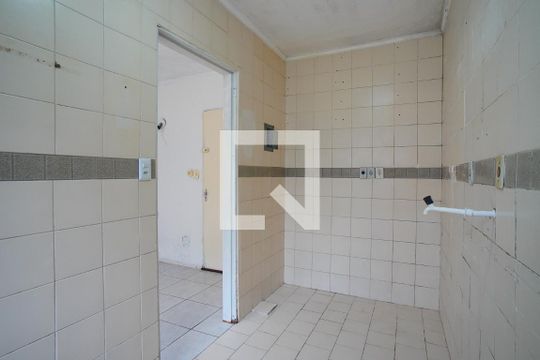 Cozinha de apartamento à venda com 2 quartos, 56m² em Jardim Sabará, Porto Alegre
