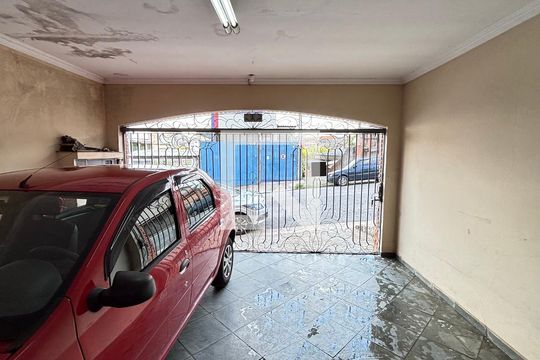Garagem de casa à venda com 3 quartos, 221m² em Jardim Ipanema, Santo André