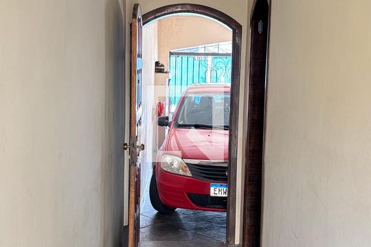 Garagem de casa à venda com 3 quartos, 221m² em Jardim Ipanema, Santo André