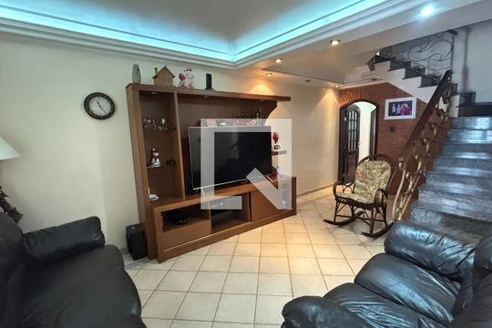 Casa à venda com 3 quartos, 221m² em Jardim Ipanema, Santo André