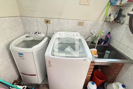 Área de Serviço de casa à venda com 3 quartos, 221m² em Jardim Ipanema, Santo André