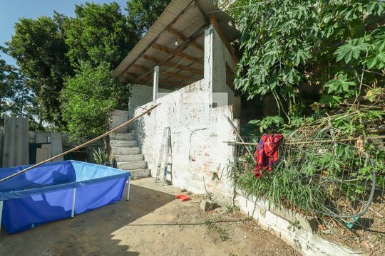 Galpão fundos de casa à venda com 4 quartos, 200m² em Jardim Carvalho, Porto Alegre
