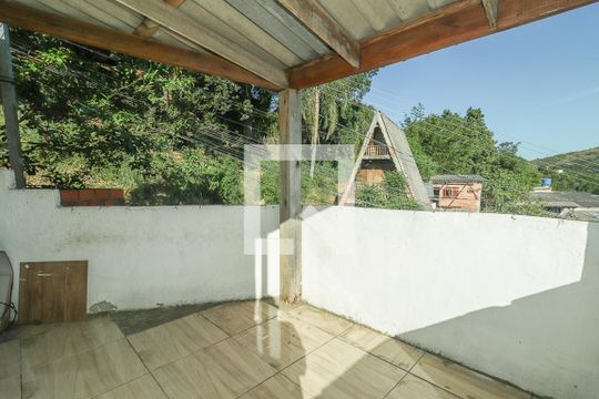 Varanda de casa à venda com 4 quartos, 200m² em Jardim Carvalho, Porto Alegre