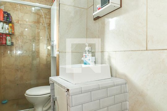 Banheiro de casa à venda com 4 quartos, 200m² em Jardim Carvalho, Porto Alegre