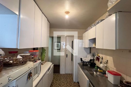 Cozinha de apartamento à venda com 3 quartos, 83m² em Paraíso, São Paulo