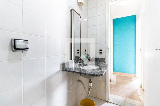 Banheiro Social de apartamento à venda com 3 quartos, 74m² em Vila da Saúde, São Paulo