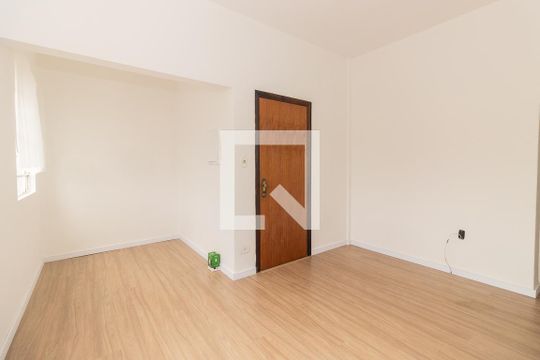 Sala de apartamento para alugar com 3 quartos, 75m² em Vila Mariana, São Paulo