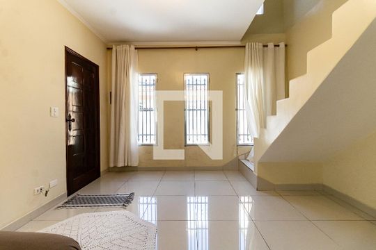 Sala de casa à venda com 3 quartos, 239m² em Vila Santo Estefano, São Paulo