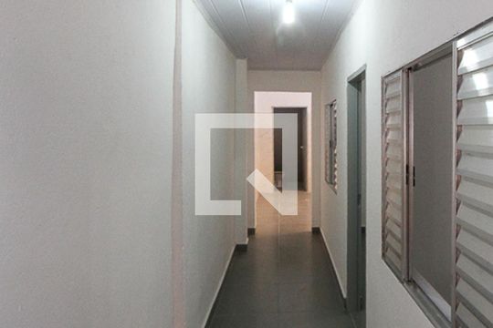 Corredor de casa para alugar com 2 quartos, 100m² em Vila Tolstoi, São Paulo
