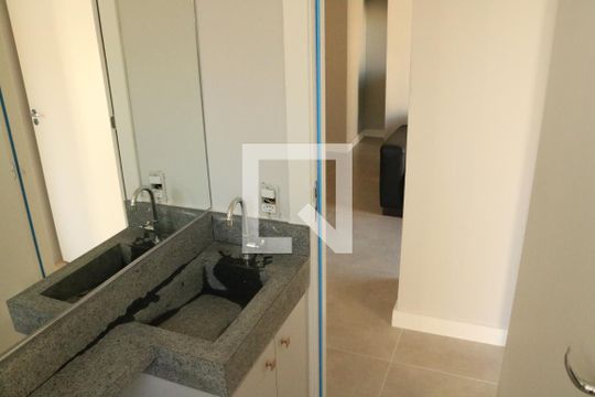 Banheiro de apartamento à venda com 2 quartos, 42m² em Várzea da Barra Funda, São Paulo
