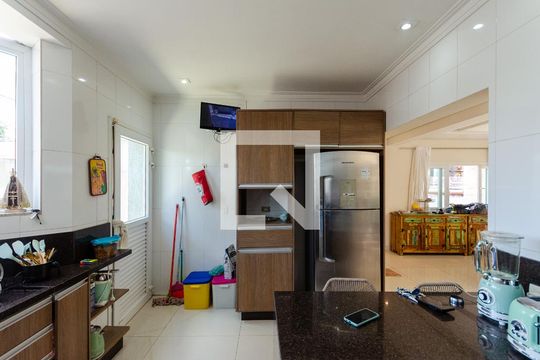 Cozinha de casa para alugar com 3 quartos, 390m² em Vila Penteado, São Paulo