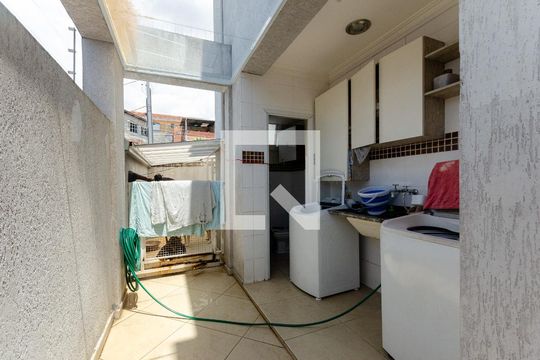 Área de Serviço de casa para alugar com 3 quartos, 390m² em Vila Penteado, São Paulo