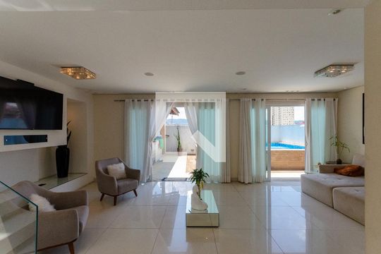 Sala de casa para alugar com 3 quartos, 390m² em Vila Penteado, São Paulo