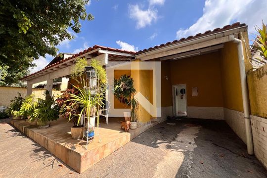 Quintal de casa à venda com 3 quartos, 360m² em Taquara, Rio de Janeiro