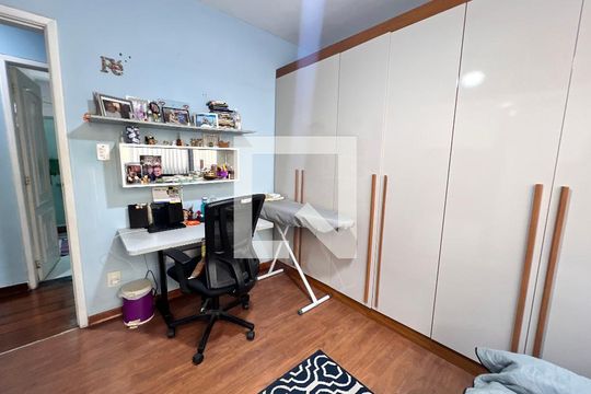 Quarto 01 de casa à venda com 3 quartos, 360m² em Taquara, Rio de Janeiro