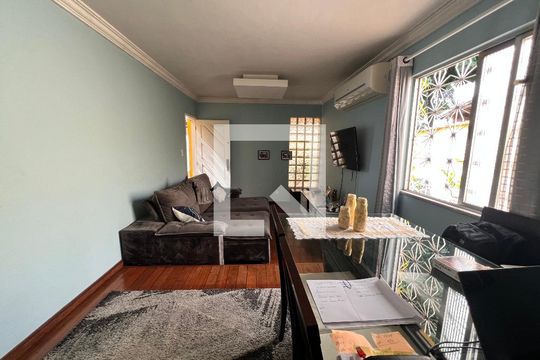 Sala de casa à venda com 3 quartos, 360m² em Taquara, Rio de Janeiro