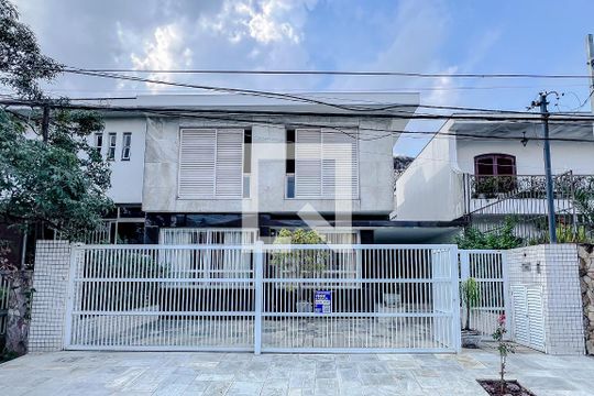 Fachada - Plaquinha de casa à venda com 3 quartos, 250m² em Jardim da Gloria, São Paulo