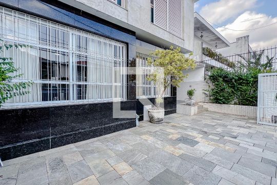 Garagem de casa à venda com 3 quartos, 250m² em Jardim da Gloria, São Paulo