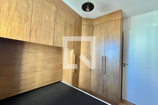 Quarto 1 de apartamento para alugar com 2 quartos, 40m² em Vila Mira, São Paulo