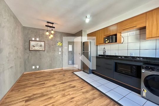 Sala/Cozinha de apartamento para alugar com 2 quartos, 40m² em Vila Mira, São Paulo