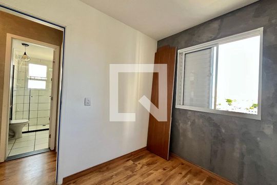 Quarto 2 de apartamento para alugar com 2 quartos, 40m² em Vila Mira, São Paulo