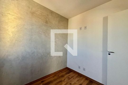 Quarto 2 de apartamento para alugar com 2 quartos, 40m² em Vila Mira, São Paulo