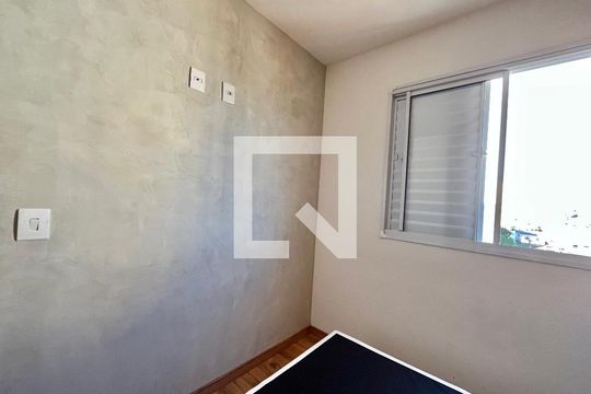 Quarto 1 de apartamento para alugar com 2 quartos, 40m² em Vila Mira, São Paulo