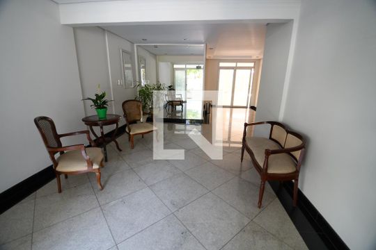 Hall social de apartamento à venda com 3 quartos, 136m² em Vila Itapura, Campinas