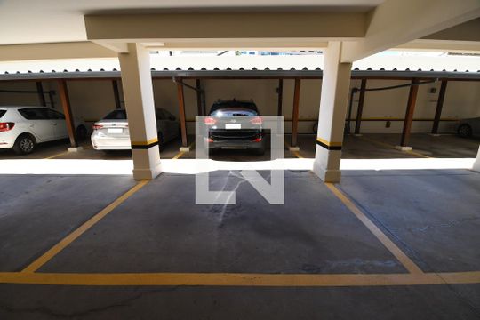 Garagem de apartamento à venda com 3 quartos, 136m² em Vila Itapura, Campinas
