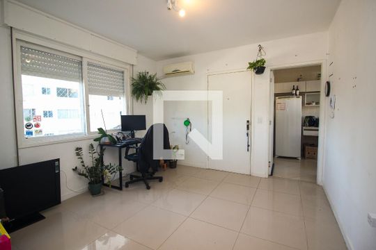 Apartamento à venda com 3 quartos, 65m² em Santana, Porto Alegre