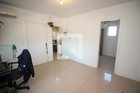 Sala de apartamento à venda com 3 quartos, 65m² em Santana, Porto Alegre
