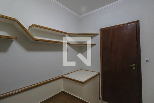 Quarto 2 de casa à venda com 6 quartos, 290m² em Jardim Sapopemba, São Paulo