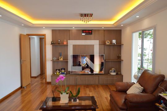 Apartamento para alugar com 3 quartos, 205m² em Vila Mariana, São Paulo