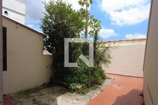Quintal de casa para alugar com 3 quartos, 127m² em Parque Jabaquara, São Paulo