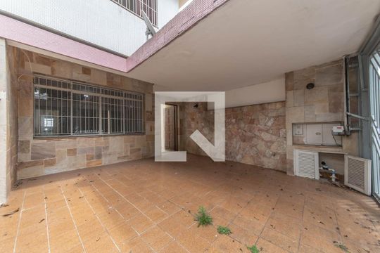 Garagem de casa para alugar com 3 quartos, 127m² em Parque Jabaquara, São Paulo