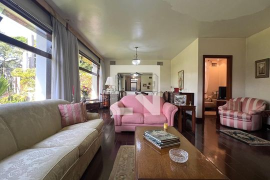 Sala de casa à venda com 4 quartos, 485m² em Alto de Pinheiros, São Paulo