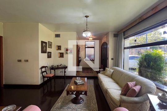 Sala de casa para alugar com 4 quartos, 485m² em Alto de Pinheiros, São Paulo